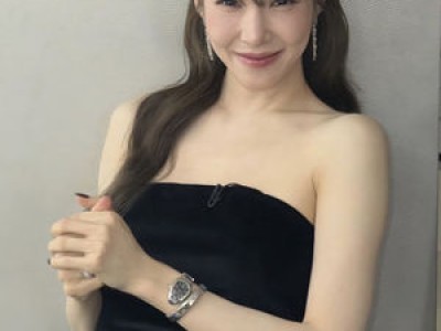 티파니 영 블랙 드레스로 물오른 비주얼 화제
