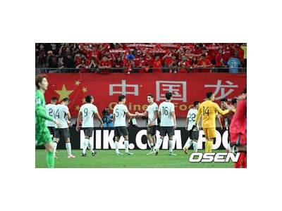중국 축구대표팀 인디언 기우제 같은 선수 소집 논란