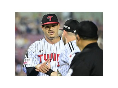 리오스 KBO 데뷔전에서 홀드 기록하며 인상 남김