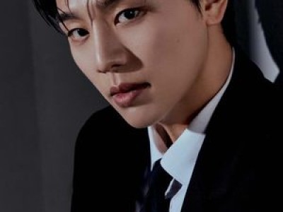 김우석 닥터X 컴백 앞두고 시구부터 라디오까지 바쁘게 움직여